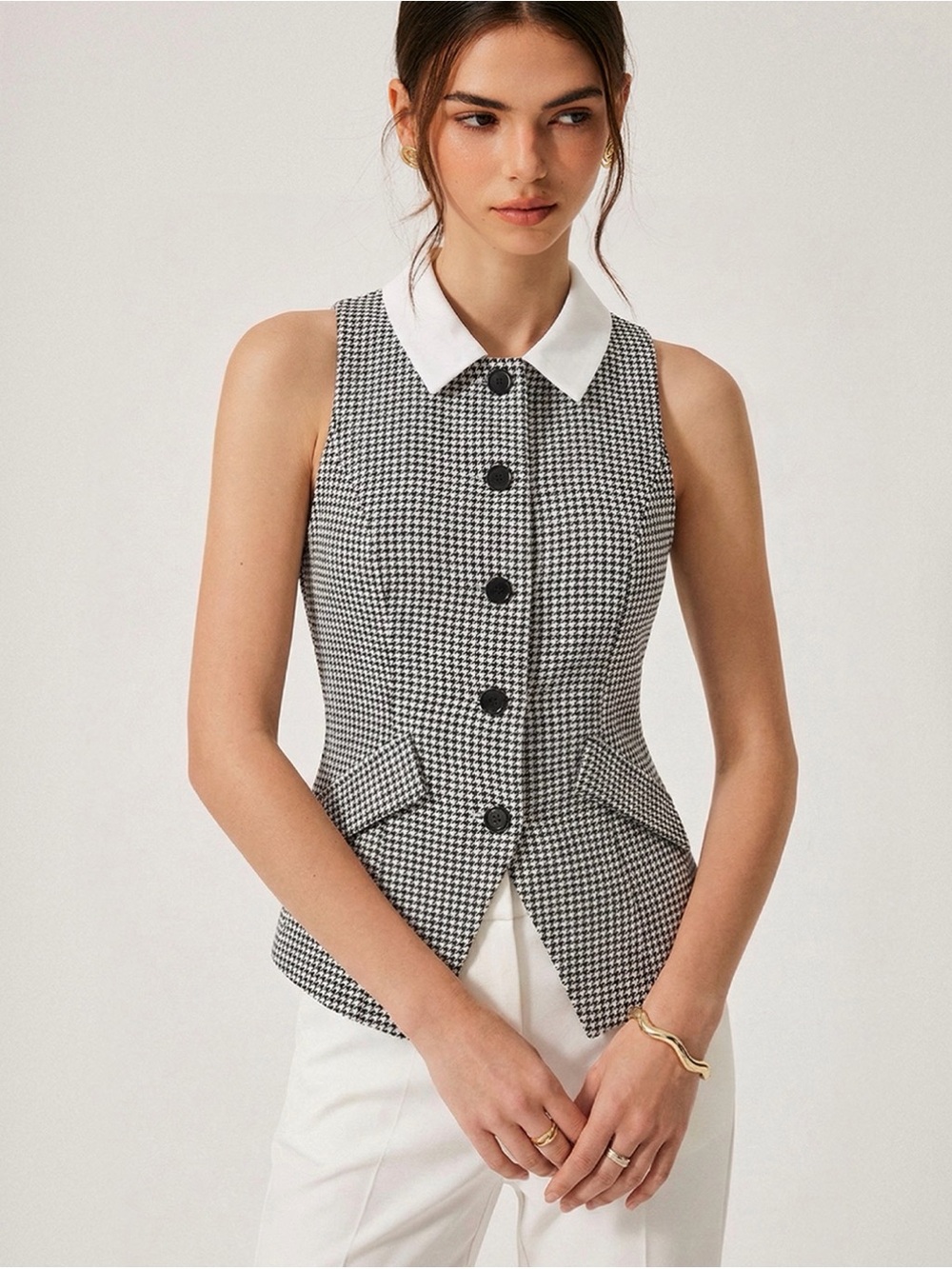 Commense Black-and-White Houndstooth Sleeveless Collared Button Down Vest